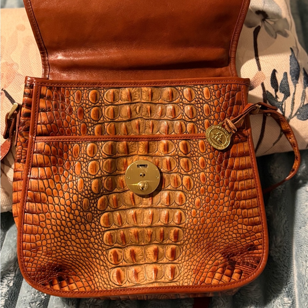 Vintage Brahmin Pecan Crossbody w/Top Handle - Picture 2 of 8